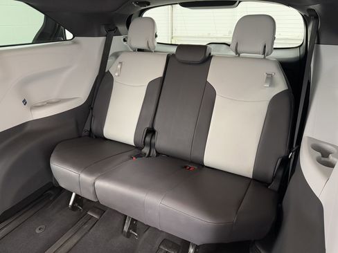 Used 2024 Toyota Sienna XSE image 15