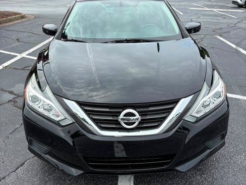 Used 2016 Nissan Altima 2.5 S w/ Power Driver Seat Package FWD image 2