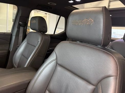 Used 2023 Chevrolet Traverse High Country AWD/4WD image 16