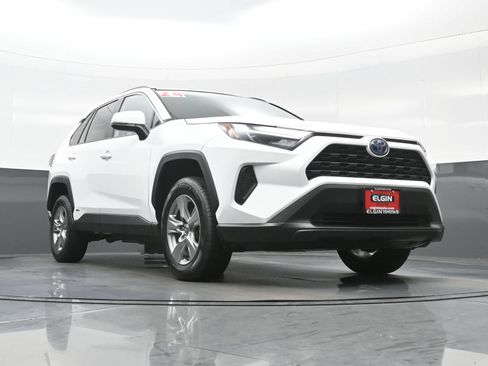 Used 2024 Toyota RAV4 XLE AWD/4WD image 26