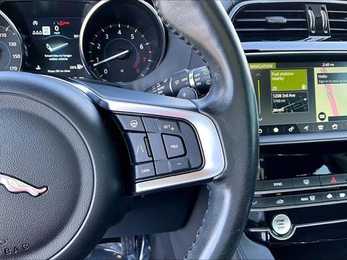 Used 2020 Jaguar F-PACE Prestige AWD/4WD image 14