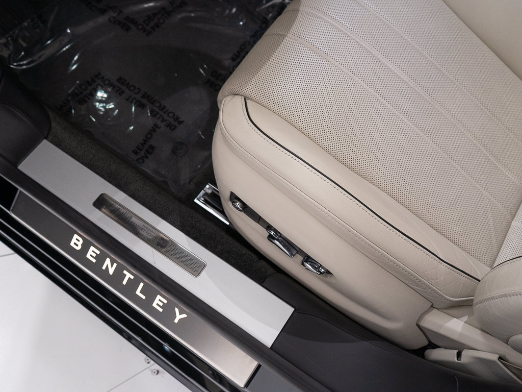 Certified 2021 Bentley Flying Spur W12 AWD/4WD image 12