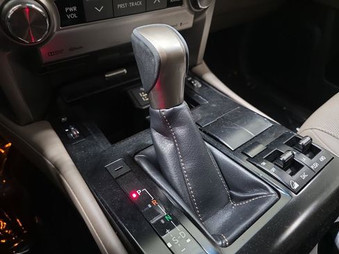 Used 2020 Lexus GX 460 Premium w/ Premium Package AWD/4WD image 22