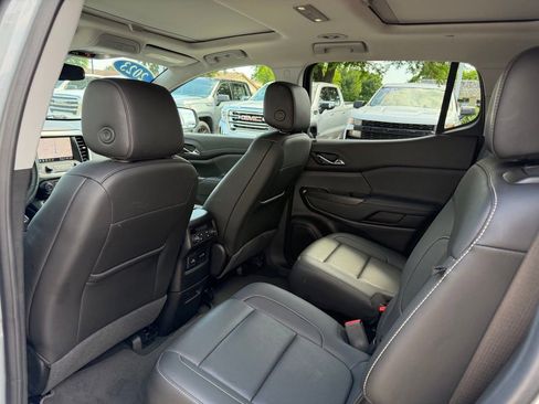 Certified 2023 GMC Acadia SLT w/ Elevation Edition FWD image 13
