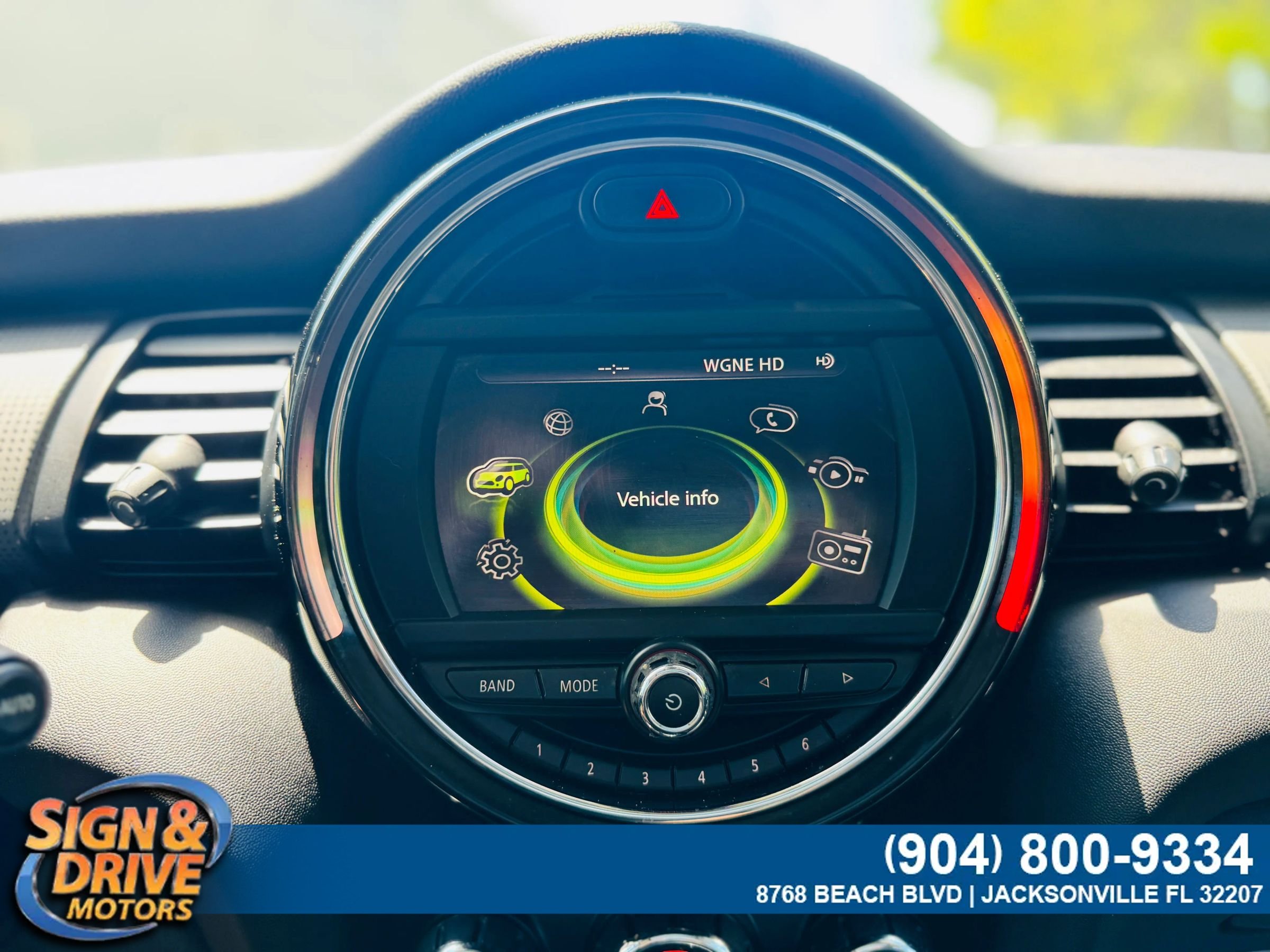 Used 2016 MINI Cooper 4-Door Hardtop FWD image 17