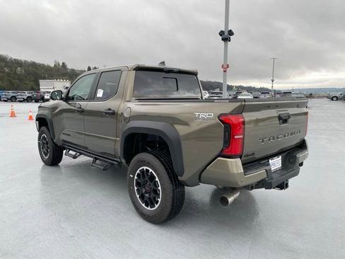 Used 2026 Toyota Tacoma TRD Off-Road w/ TRD Off Road Premium Package image 10