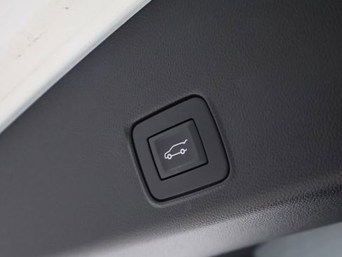 Used 2023 Chevrolet TrailBlazer ACTIV w/ Sun and Liftgate Package image 23