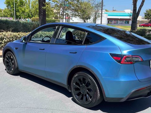 Used 2023 Tesla Model Y Long Range AWD/4WD image 37