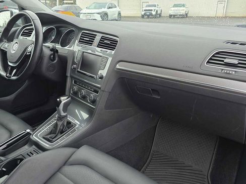 Used 2017 Volkswagen Golf Alltrack SEL image 13