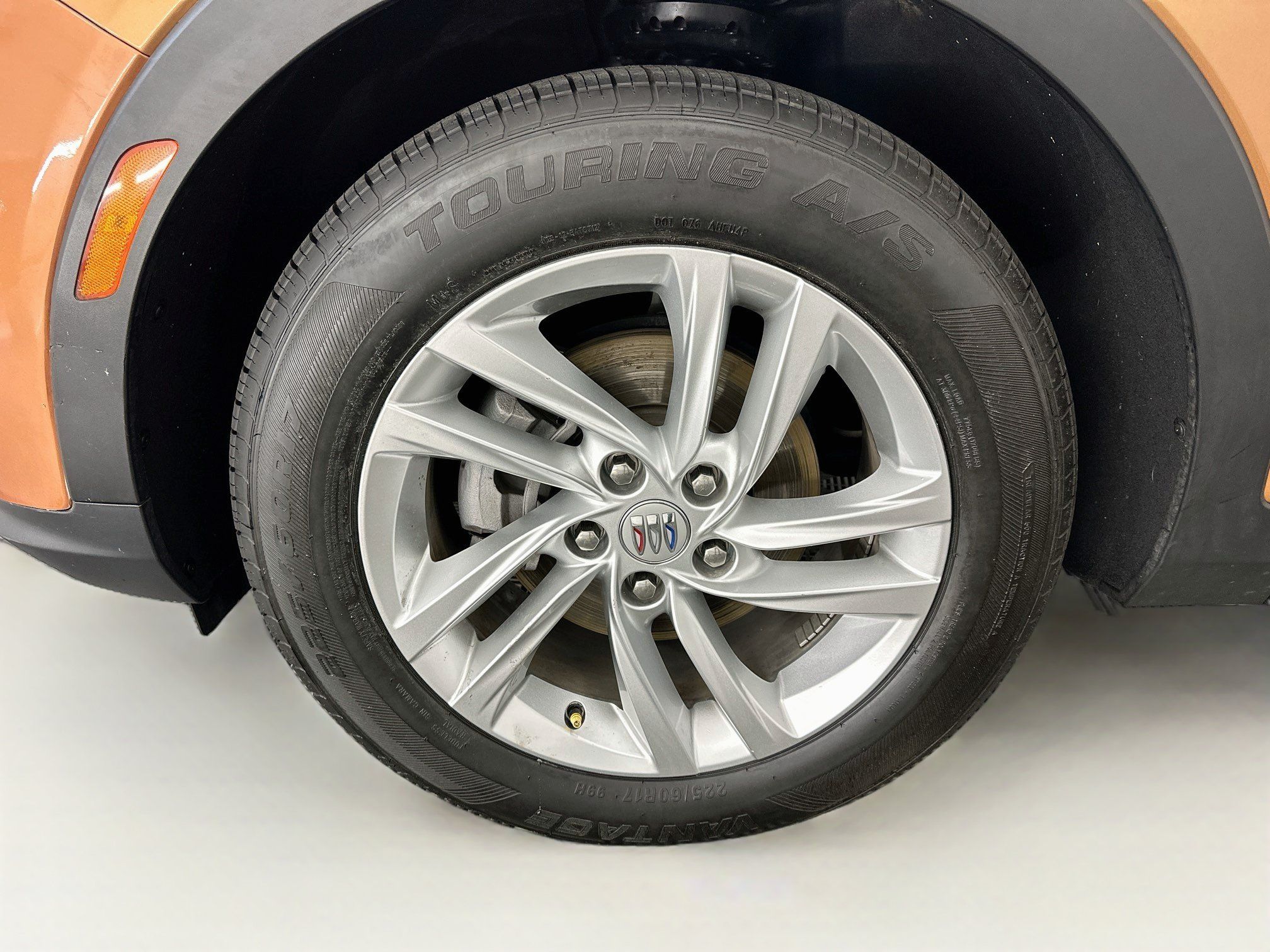 Used 2025 Buick Envista Preferred FWD image 35