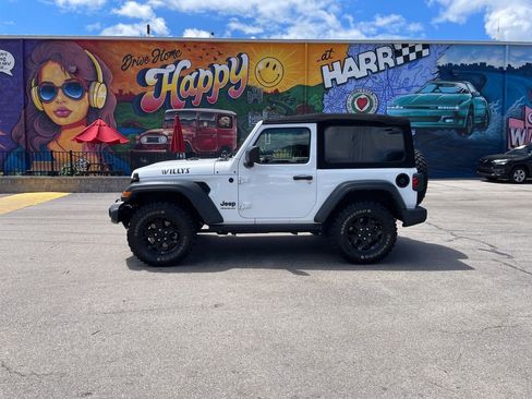 Used 2022 Jeep Wrangler Sport AWD/4WD image 2