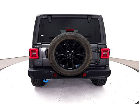 Used 2022 Jeep Wrangler Unlimited Sahara AWD/4WD image 15
