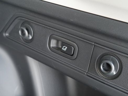 Used 2024 Subaru Forester Limited image 40