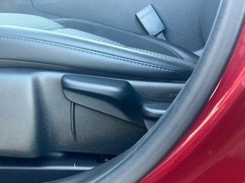 Used 2025 Chevrolet Trax LT w/ Driver Confidence Package image 22