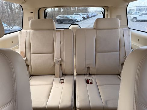 Used 2007 Cadillac Escalade ESV AWD w/ Climate Package image 14