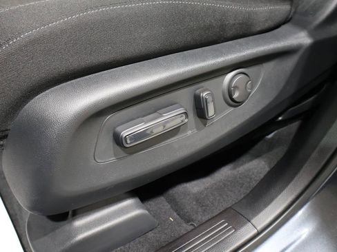 Used 2025 Honda CR-V EX image 10