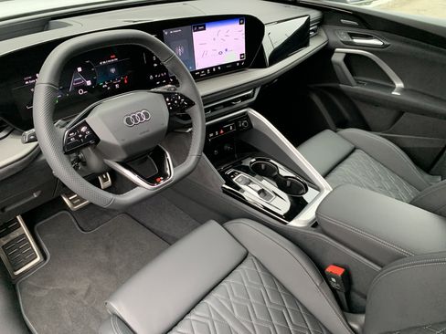 New 2025 Audi SQ5 Premium Plus image 11