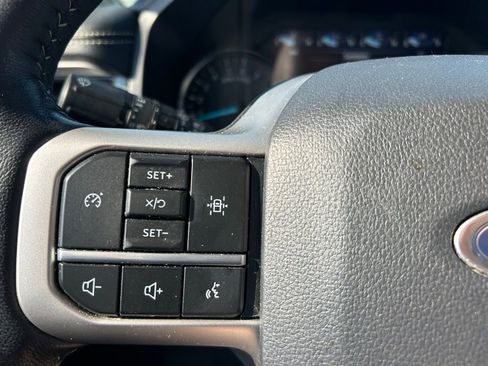 Used 2024 Ford Expedition XLT image 15