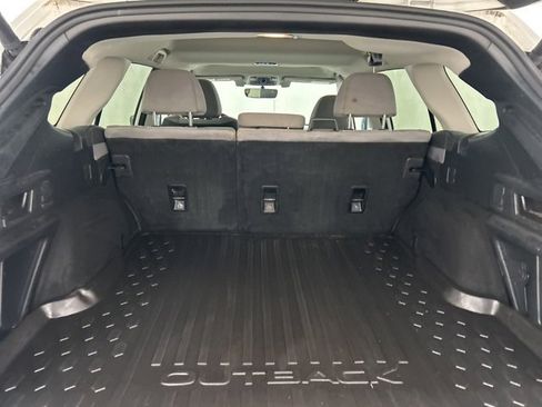 Used 2022 Subaru Outback Premium image 32