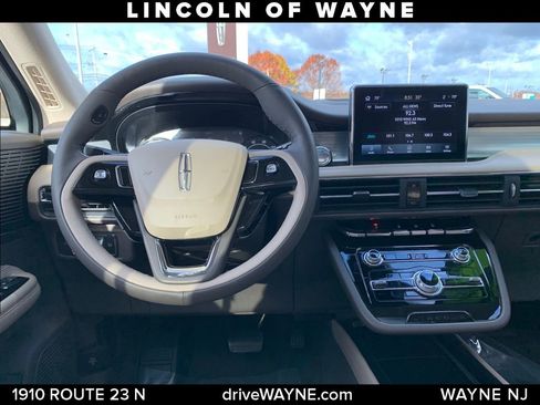 Certified 2022 Lincoln Corsair AWD w/ Premium Package image 22