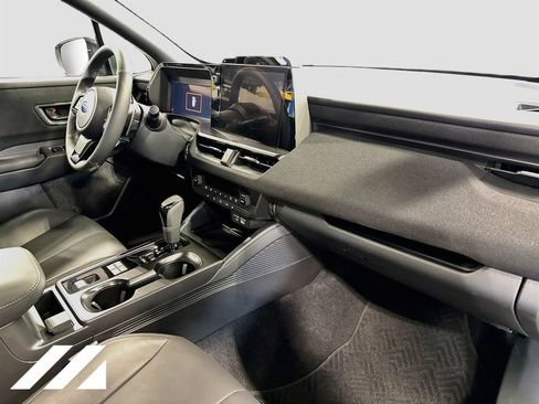 Used 2026 Subaru Outback Premium AWD/4WD image 32