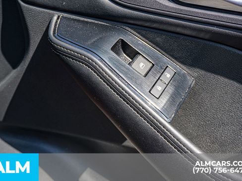 Used 2025 Nissan Rogue SV image 47