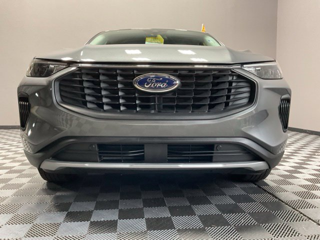 Used 2024 Ford Escape Active AWD/4WD image 3