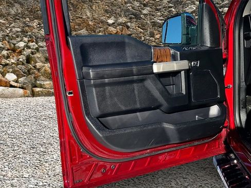 Used 2018 Ford F150 Lariat w/ Equipment Group 502A Luxury image 22