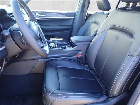 New 2026 Jeep Grand Cherokee Limited image 13