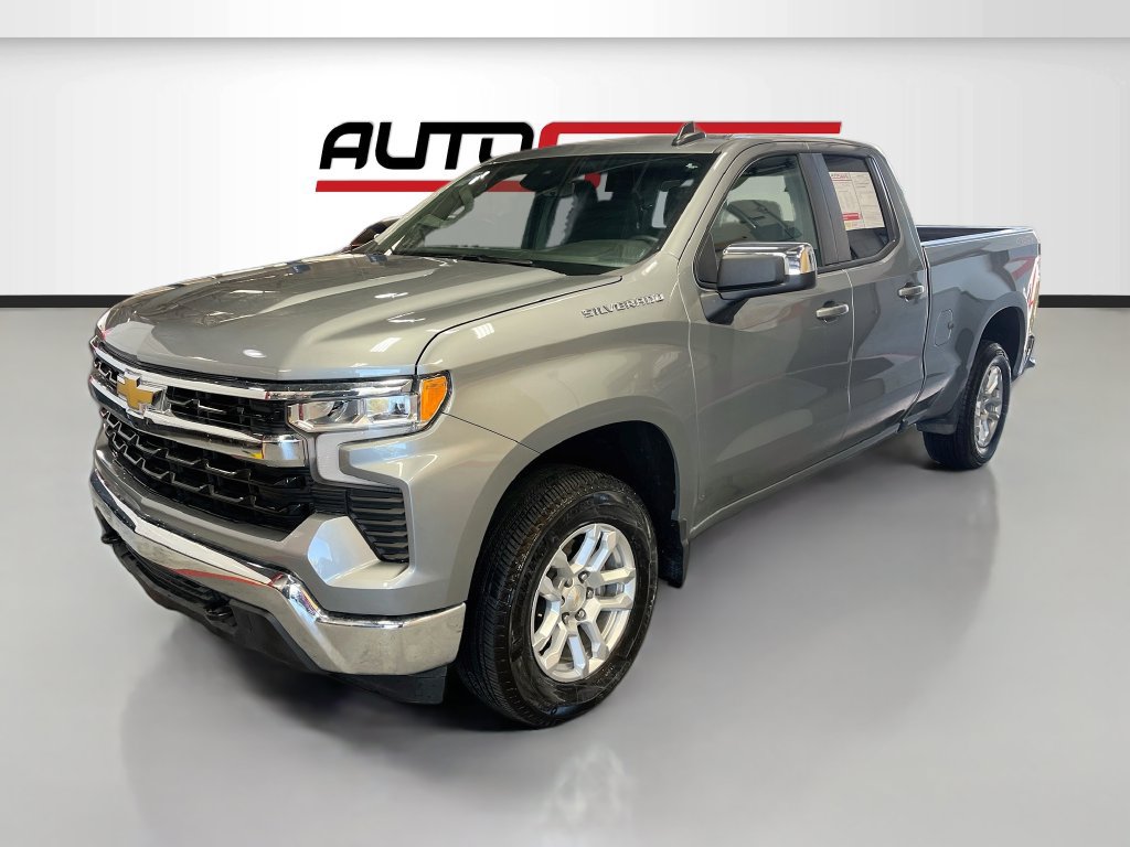 Used 2025 Chevrolet Silverado 1500 LT w/ LPO, Liner Protection Package AWD/4WD image 3