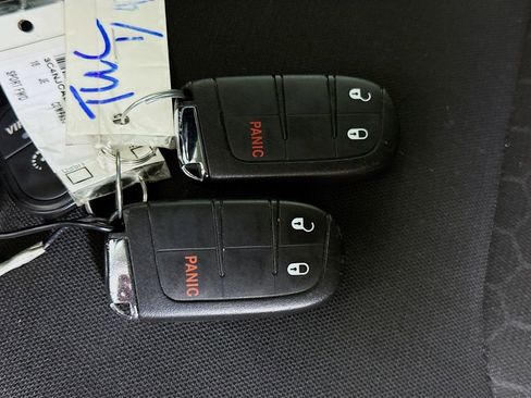 Used 2018 Jeep Compass Sport w/ Tech Group FWD image 31