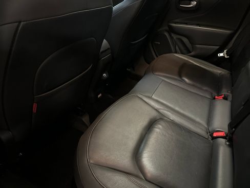 Used 2021 Jeep Renegade Trailhawk w/ Sun & Sound Group image 11