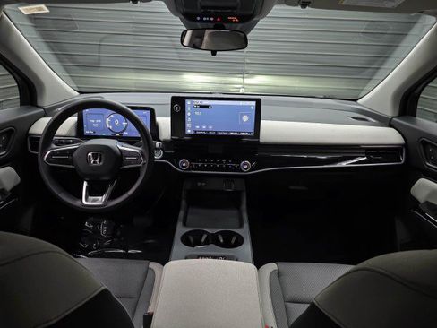 Used 2025 Honda Prologue EX image 12