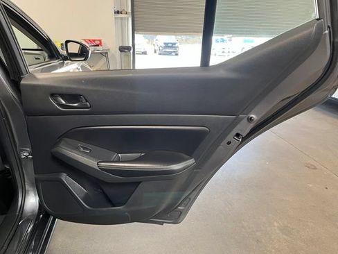 Used 2024 Nissan Altima 2.5 SV FWD image 15