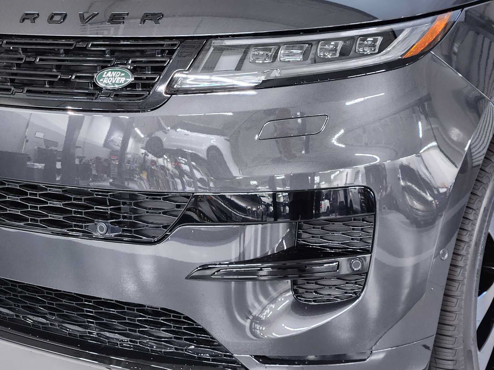 New 2027 Land Rover Range Rover Sport Dynamic SE AWD/4WD image 12