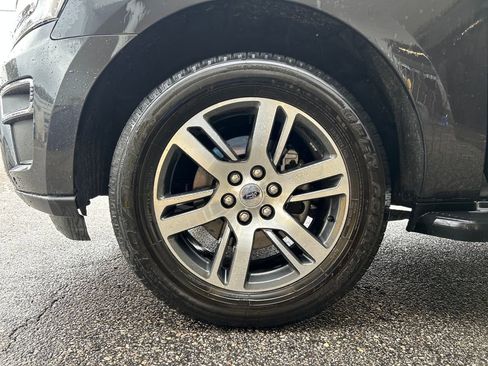 Used 2024 Ford Expedition Limited image 7