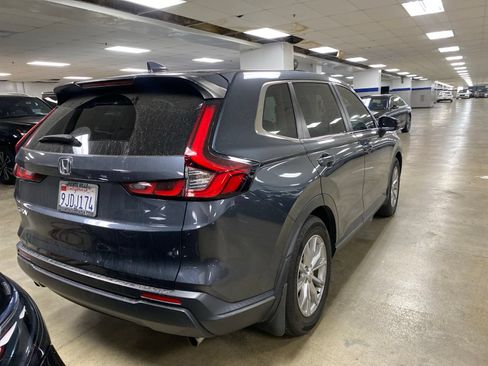 Used 2024 Honda CR-V EX image 3
