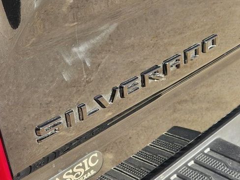 Used 2024 Chevrolet Silverado 1500 LT Trail Boss w/ Convenience Package II image 9