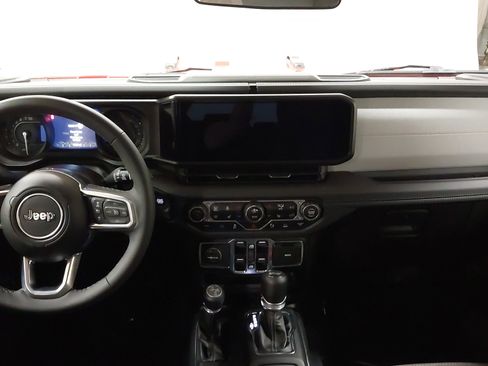 Used 2025 Jeep Wrangler Sahara w/ Safety Group AWD/4WD image 32