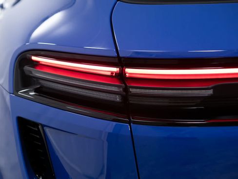 New 2026 Porsche Macan Turbo Electric AWD/4WD image 18