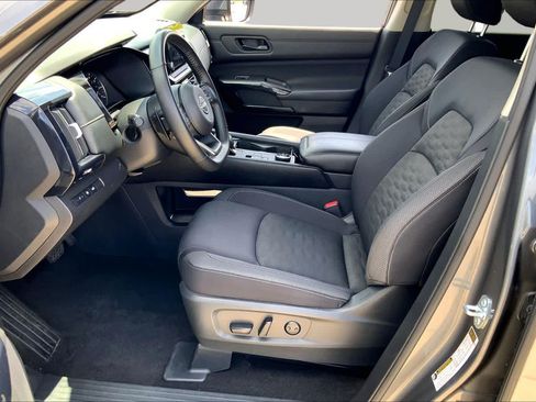 Used 2025 Nissan Pathfinder SV AWD/4WD image 8