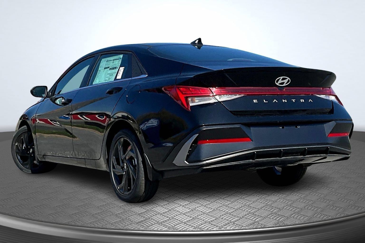 Used 2026 Hyundai Elantra SEL Sport Premium FWD image 2