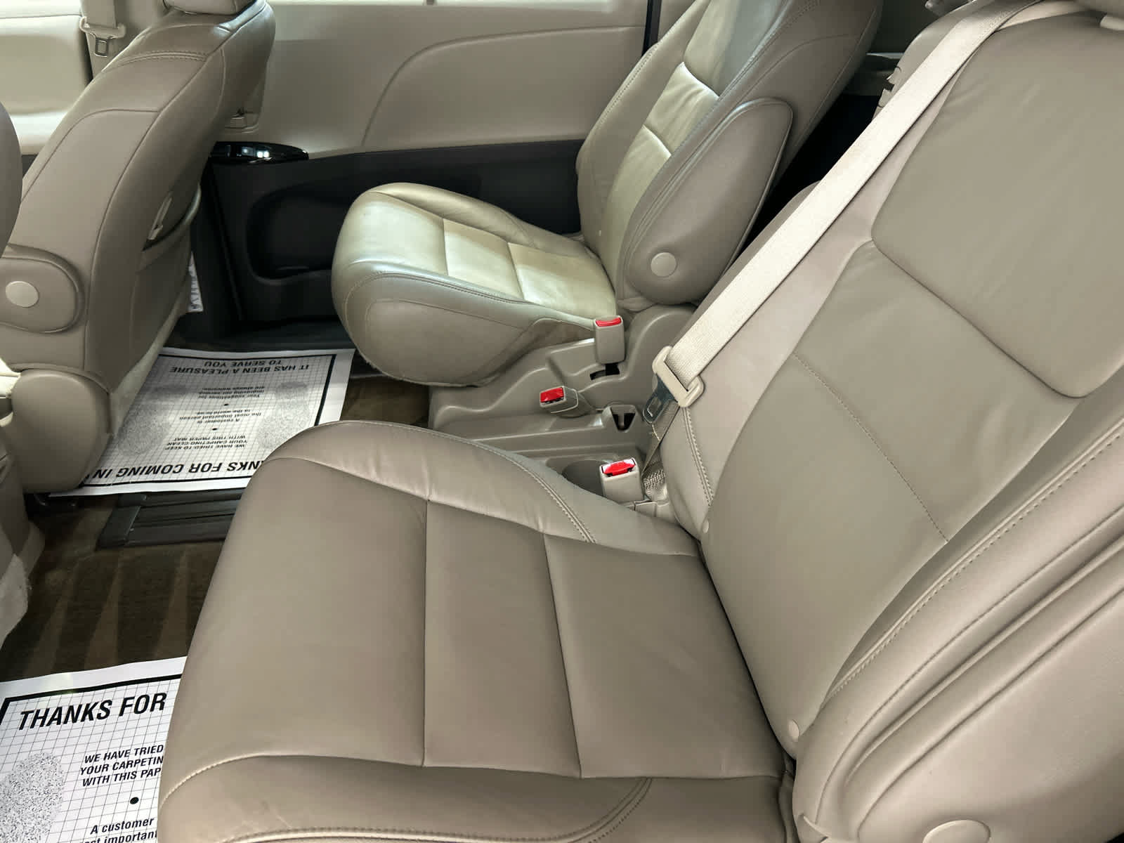 Used 2018 Toyota Sienna XLE w/ XLE Navigation Package FWD image 5
