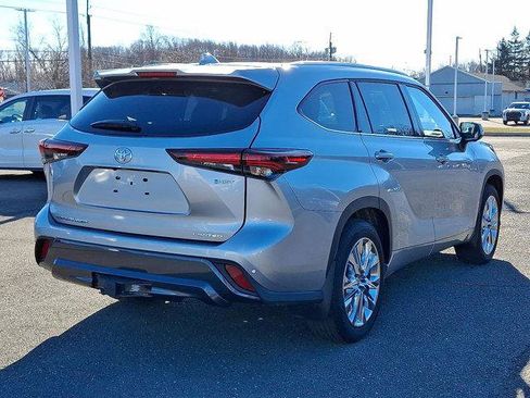 Certified 2025 Toyota Highlander Limited image 27