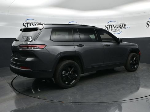 Used 2023 Jeep Grand Cherokee L Laredo RWD image 7