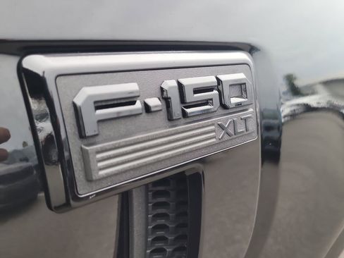 Used 2024 Ford F150 XLT w/ XLT Black Appearance Package image 6