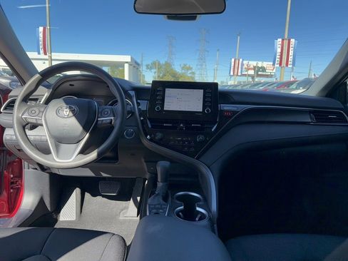 Used 2022 Toyota Camry LE image 27