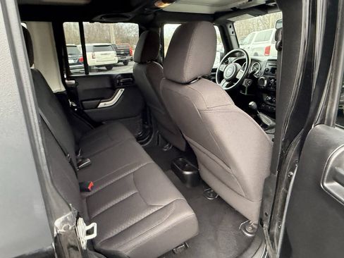 Used 2014 Jeep Wrangler Unlimited Sport w/ Quick Order Package 23S AWD/4WD image 23
