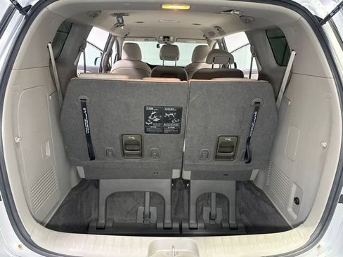 Used 2020 Kia Sedona LX FWD image 26