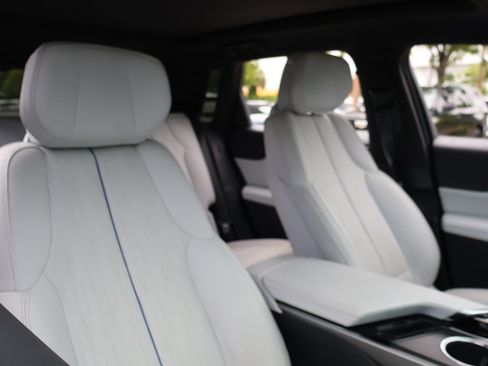 Used 2025 Cadillac Lyriq Luxury RWD image 38